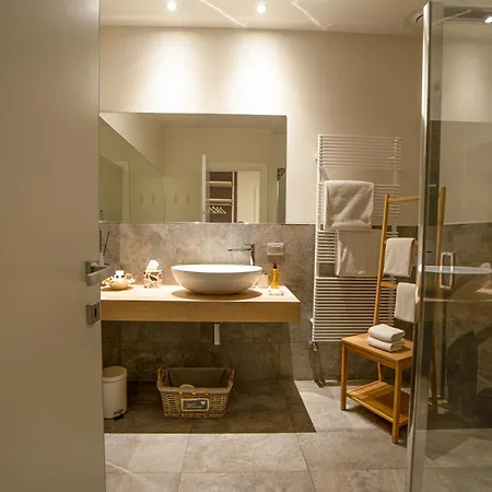 לינה וארוחת בוקר Cascina Belmonte 4*