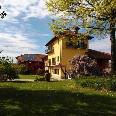 Cascina Belmonte Bed & Breakfast 4*