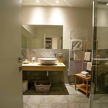 לינה וארוחת בוקר Cascina Belmonte 4*