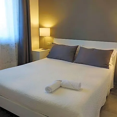 Cascina Belmonte 4* פוסאנו